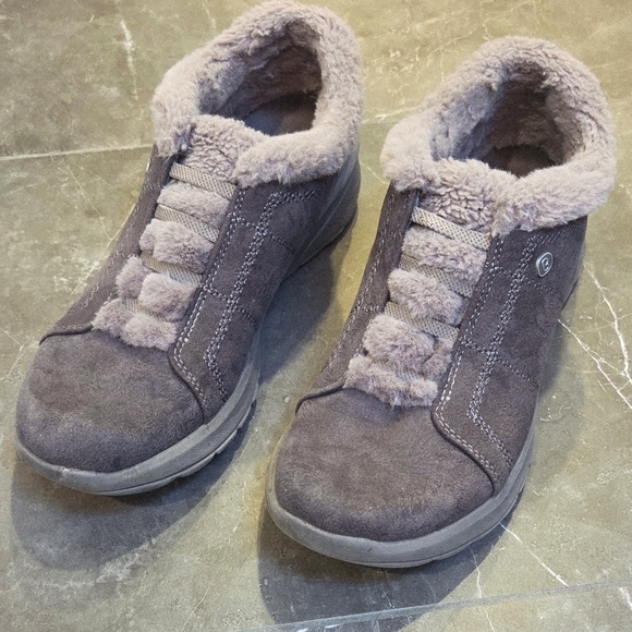 Bzees Cozy Plush Lined Sneakers - Gray - Picture 1 of 6